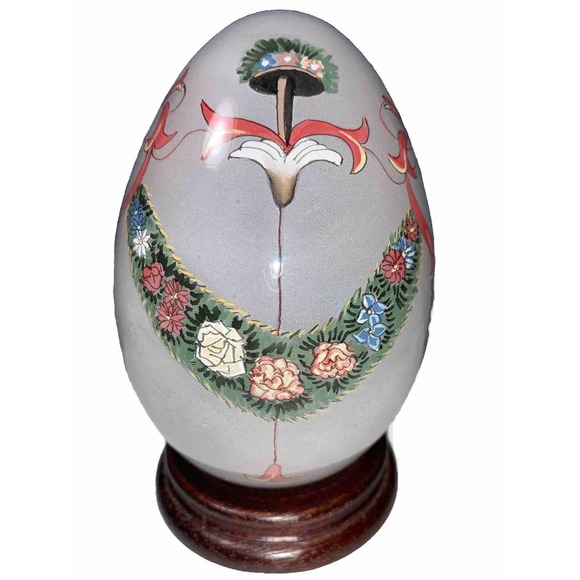 Vintage Chinese Reverse Hand Painted Frosted Glass Egg w Flower Garland Design - Picture 1 of 10